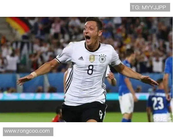 厄齐尔足球明星的辉煌历程与对足球的热爱与奉献