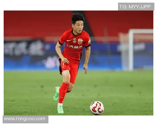 描绘中国足球明星武磊的精彩瞬间与奋斗历程的艺术作品