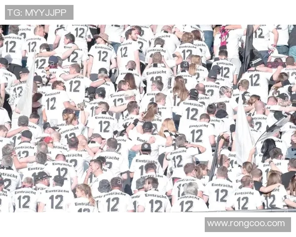 足球明星8号球衣的传奇故事与背后不为人知的奋斗历程